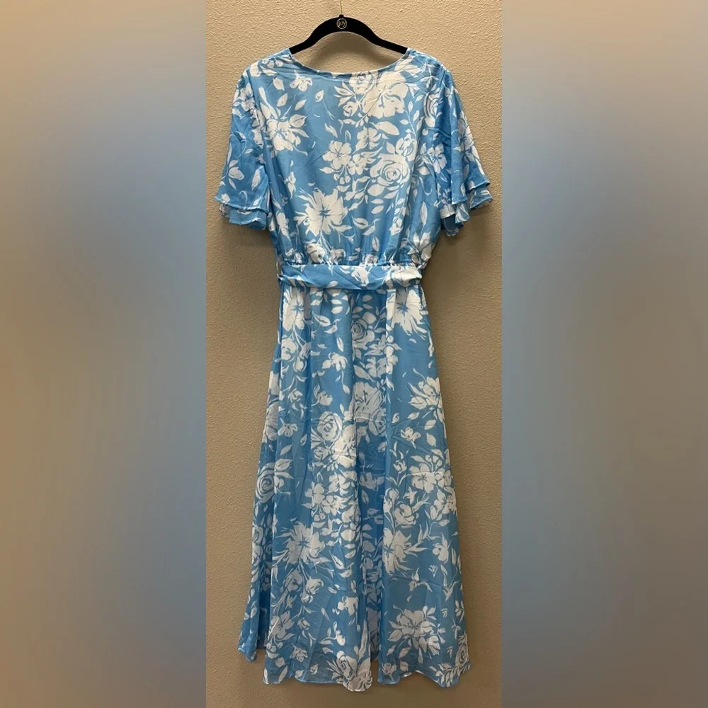 Zesica - Large - New With Tags - Blue Floral Midi Dress with Belt - Picture 13 of 13